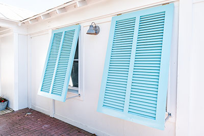 Rénovation extérieur/ Volets | Rénovez efficacement votre extérieur en nous confiant la fabrication de volets à Séméac. renovationexterieur-volets.php
